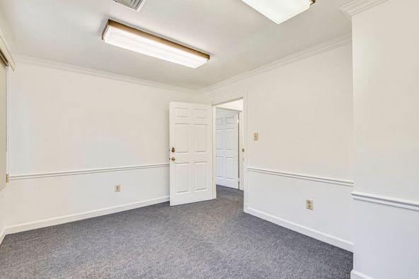 2102 Gallows Rd, Vienna, VA, 22182
